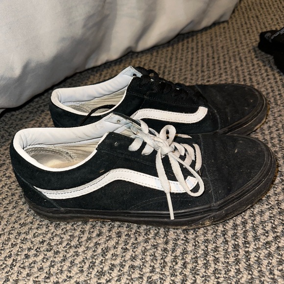 Shoes - Picture 2 of 3